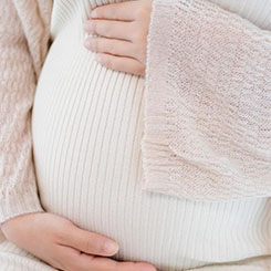 它还利用约35亿🎷🇹🇲美元的🥗债务融👶资，通过🇱🇰🦌同性恋代孕